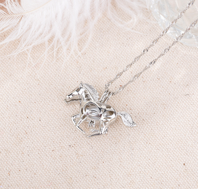 Necklace Image 3