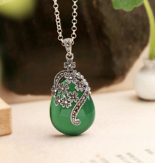 S925 Pure Silver Inlaid Green Agate Heart Pendant
