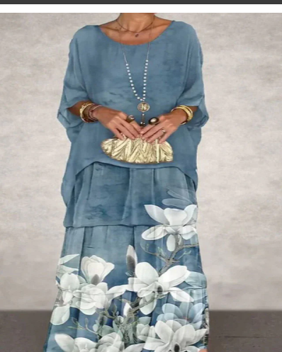 Elegant Two-Piece Outfit Image 1