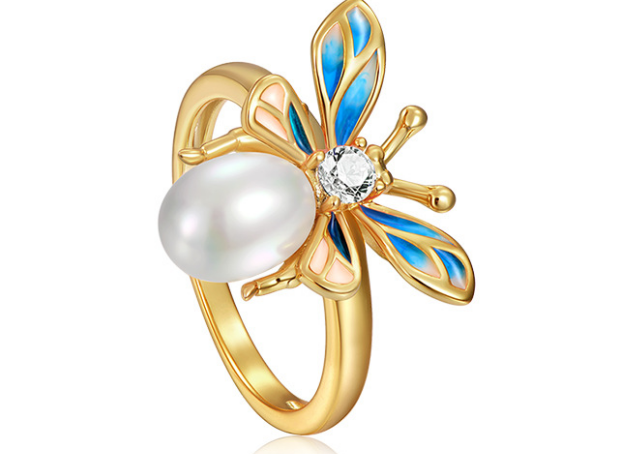 Bee Ring Details