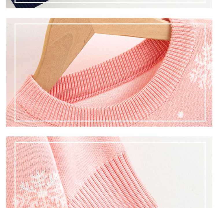 Snowman Sweater in Use