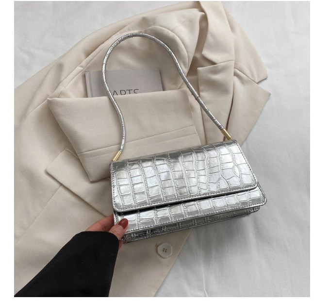 Color options for 秋季纹链条手提包