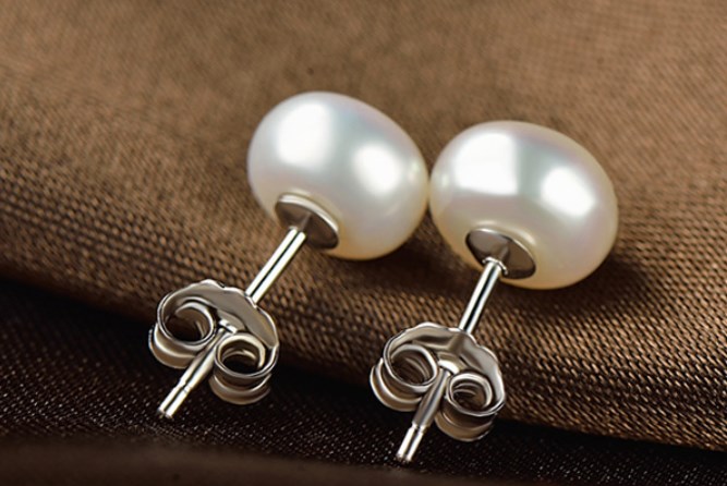 Earrings Image 3