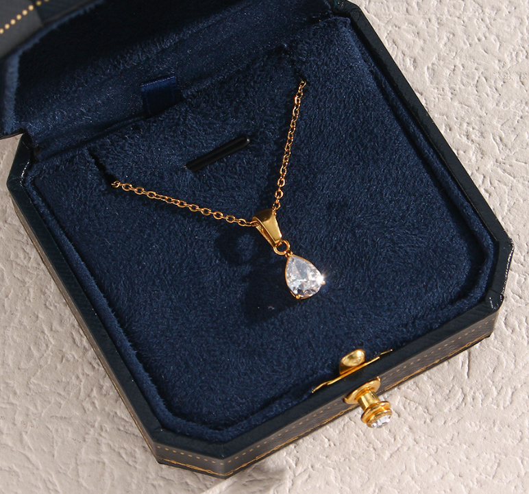 18 karat gold-plated necklace with aventurine zodiac stone