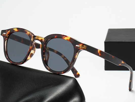 Round Frame Sunglasses 2