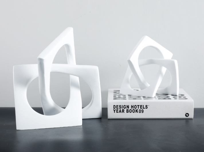 GeoTwist Decorative Piece