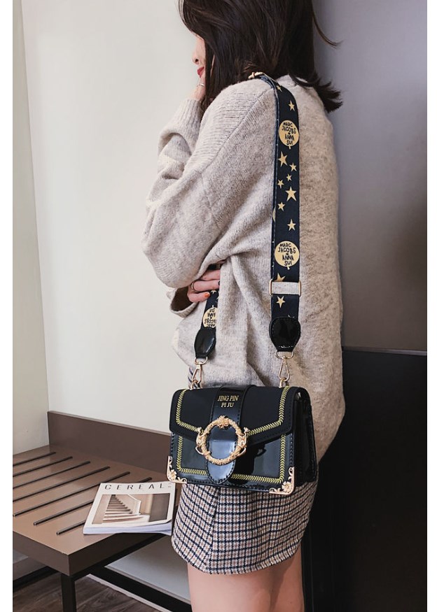 Stylish Chic Bag in Use