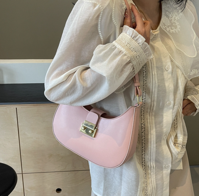 Chic Shoulder Bag - Image 1