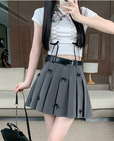 High Waist Pleated Skirt Image 3