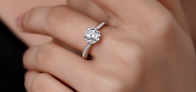 Elegant Silver Ring 1