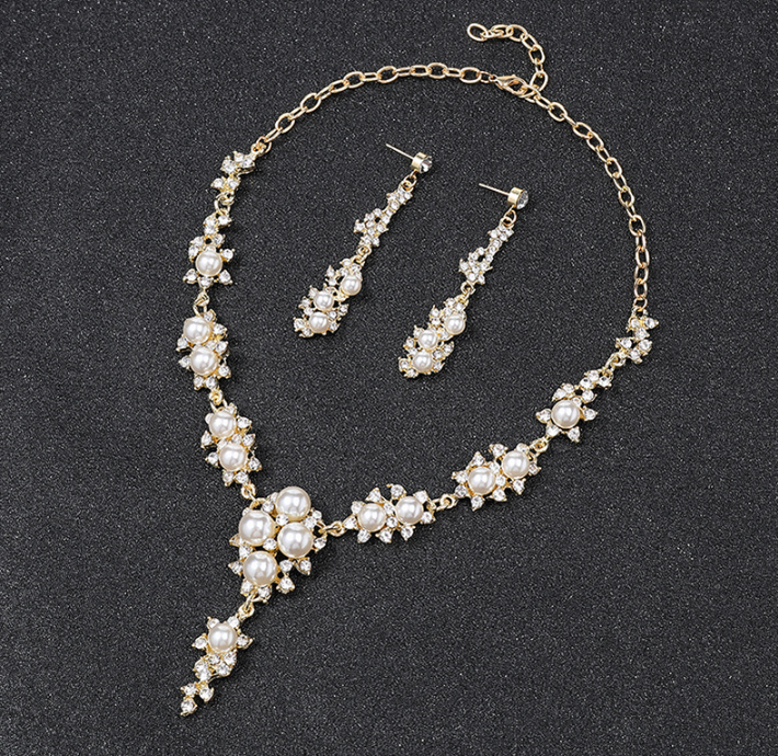 Bridal Necklace Set Image 3