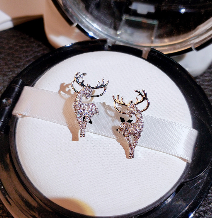 Christmas Reindeer Earrings 1