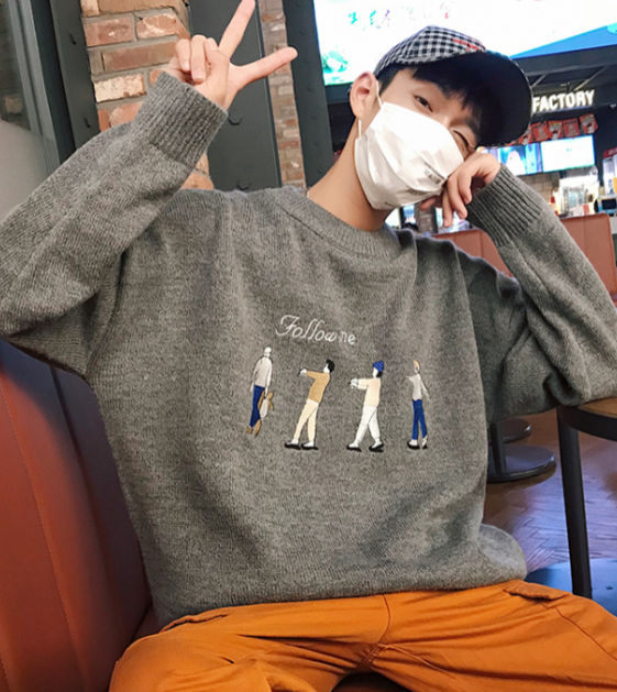 Sweater Image 3