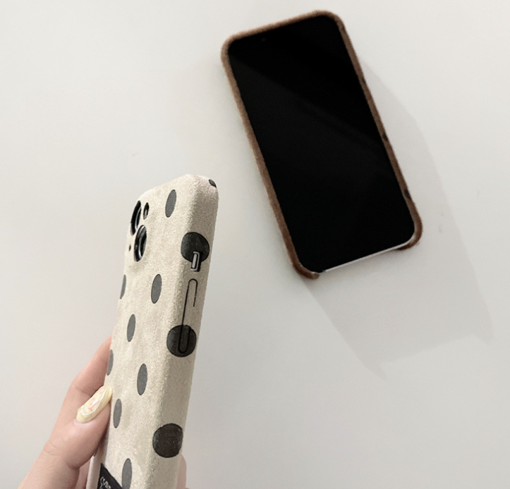 Fluffy Wave Dot Phone Case