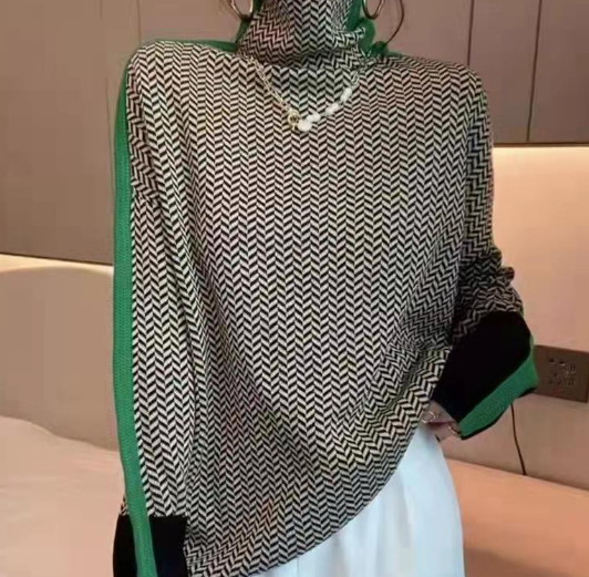 Sweater Image 2