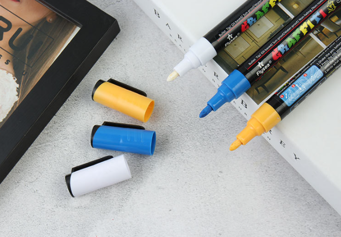 Acrylic Marker Set Image 1