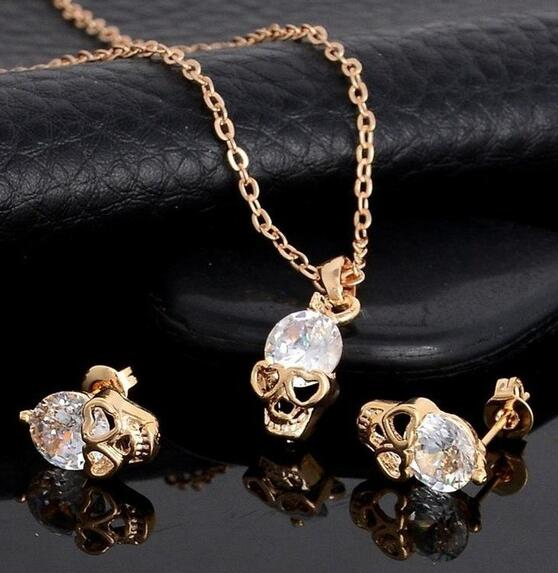 Skull Pendant Necklace Set