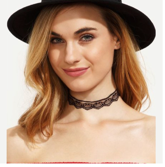 Lace Smiley Heart Choker