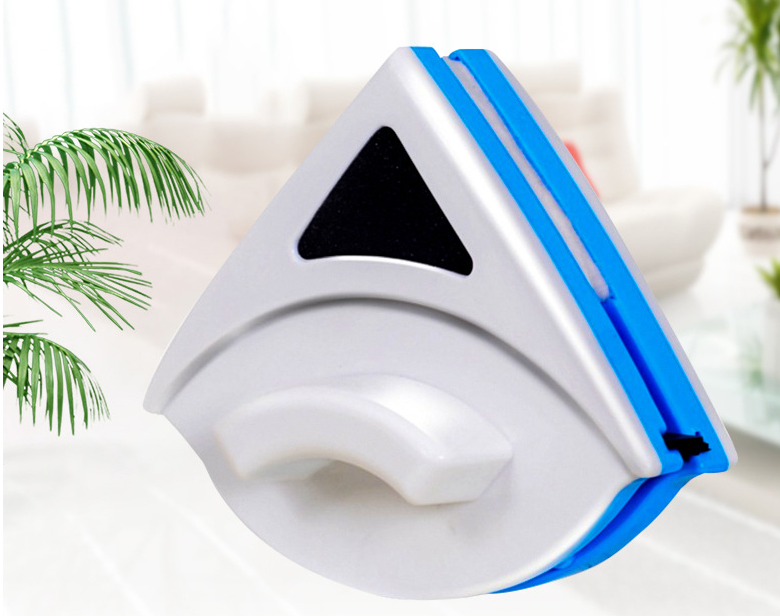 Magnetic Window Cleaner Image 1
