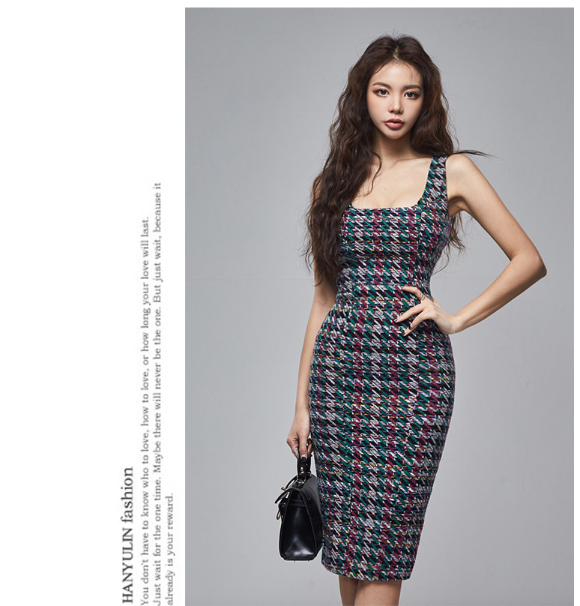 Sleeveless Midi Dress 10