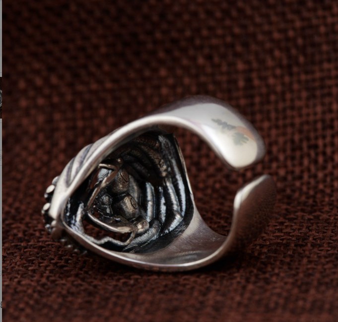 Skeleton Head Ring in Open Style