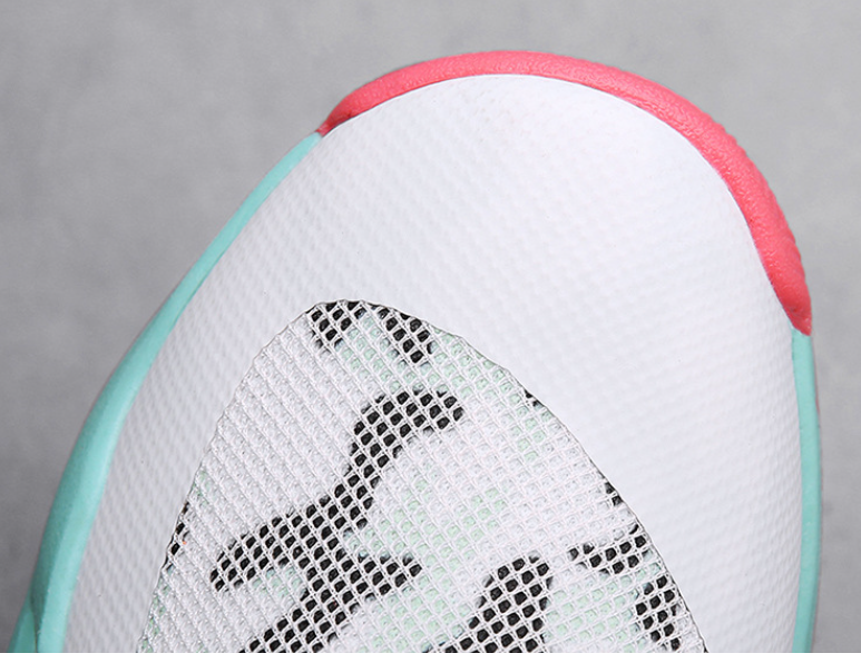 Basketball Shoe Image 4