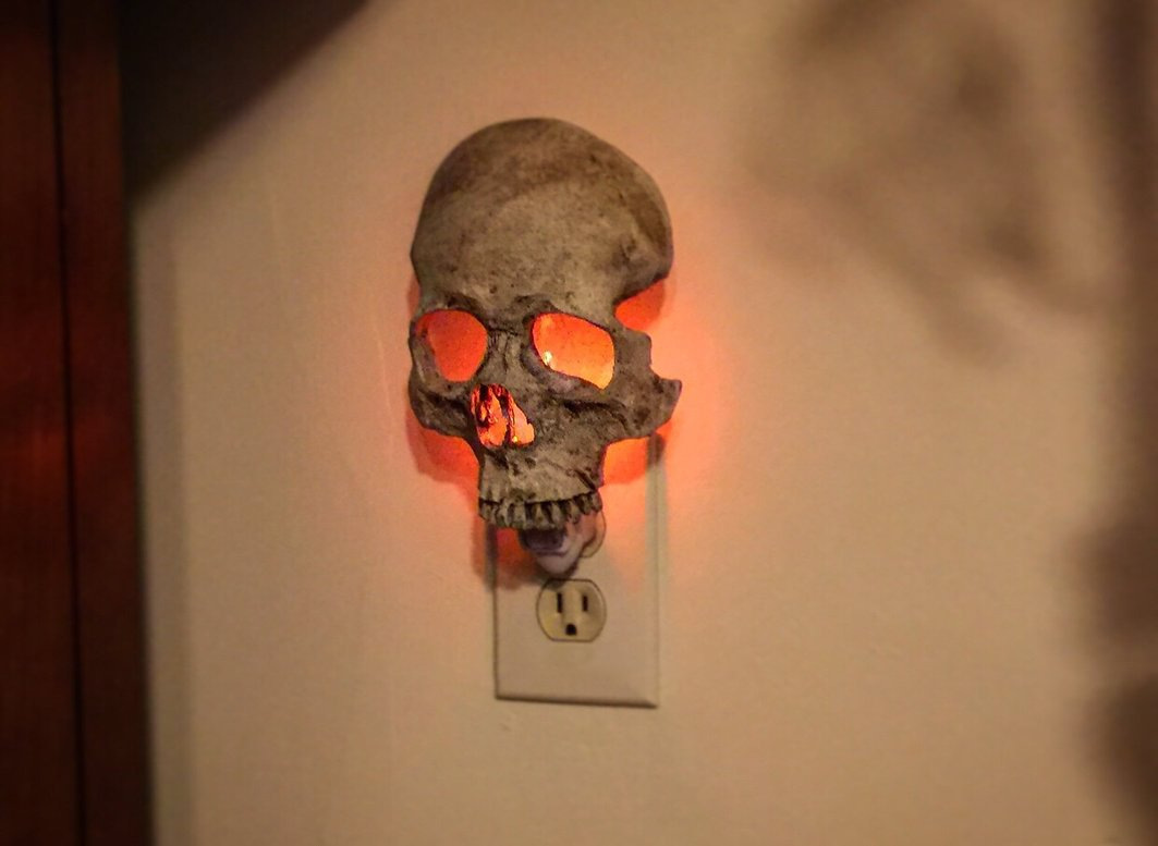 Handmade Skull Lamp Detail