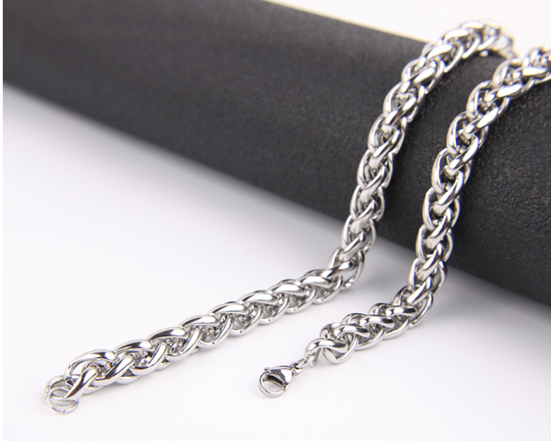 Necklace Detail