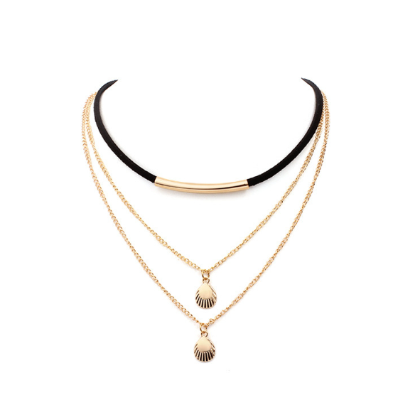 Shell Necklace in Gold