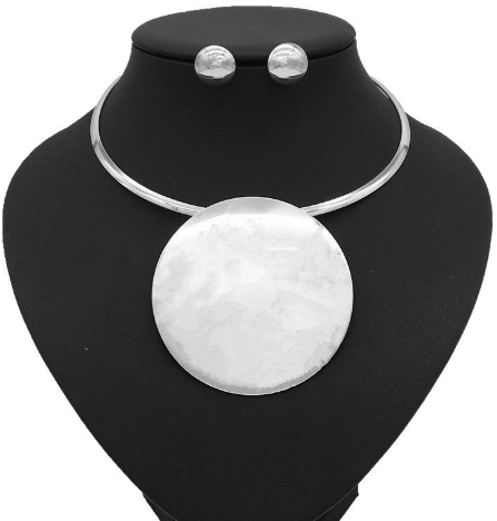 Nigerian Bride Necklace Set Image 2