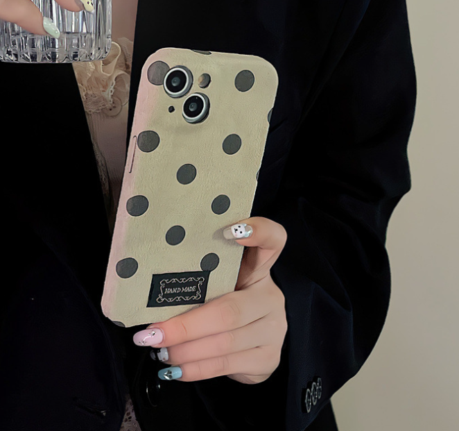 Fluffy Wave Dot Phone Case