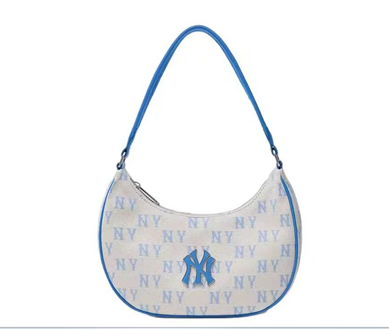 Niche Retro Alphabet Jacquard Shoulder Bag Image 4