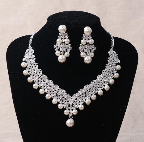 Bridal Jewelry Set Image 1