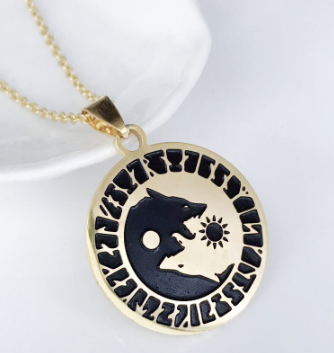 Wolf Head Sun Necklace - Gold