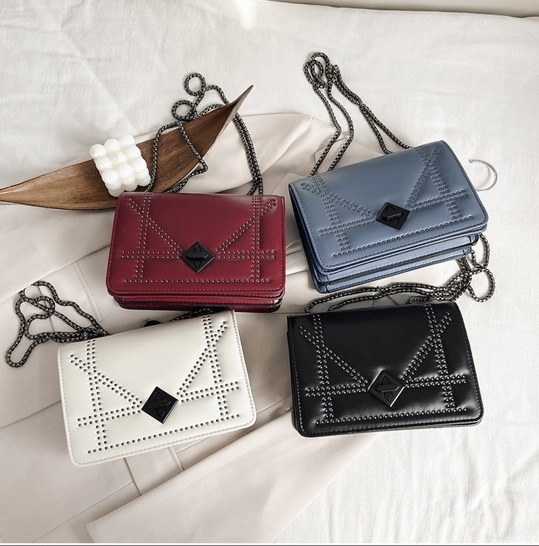 Fashionable minimalist bag