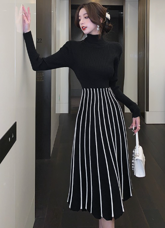 Knitted Long Dress Image 3