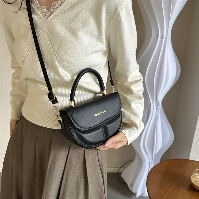 Versatile Fashion Accessory