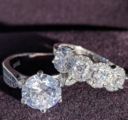 Luxury Diamond-Studded Ring 1