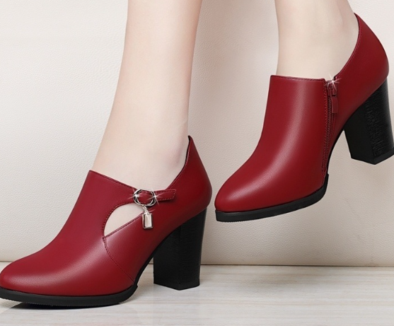 Mid-heel women's shoes - Image 1