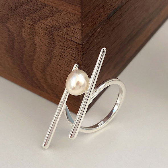 Chopsticks Pearl Ring Image 3