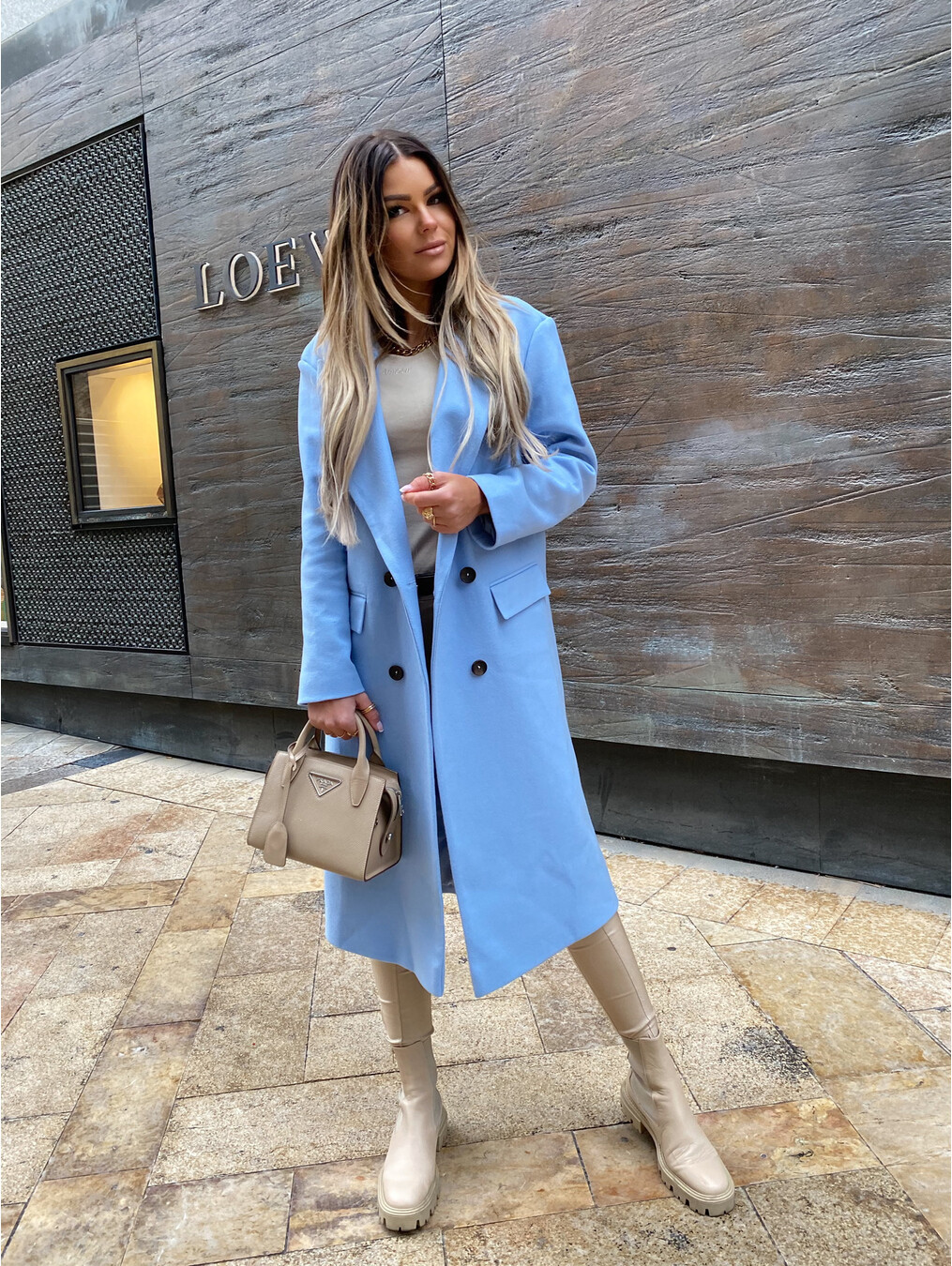 Nizi Coat Image 3