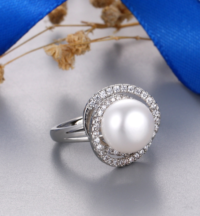 Elegant Pearl Ring