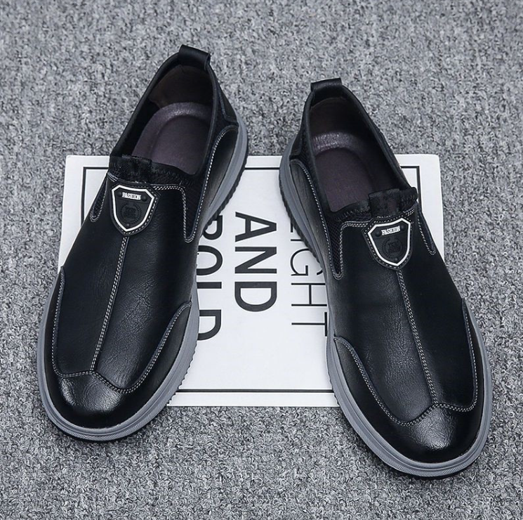 Kally Men's Leather Sneakers - Detail View