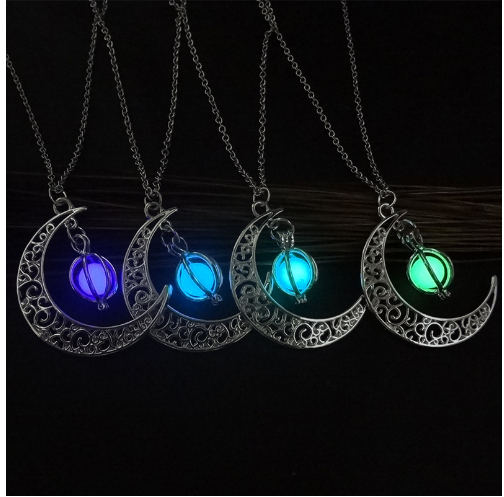 Glowing Necklace Image 1