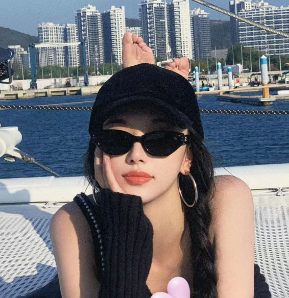 Cat Eye Sunglasses - Style 1