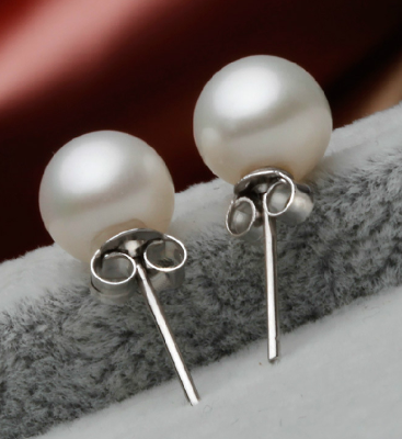Pearl Earring 4