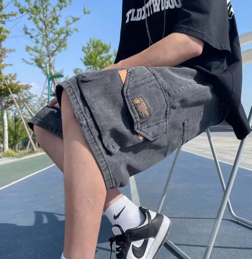 Men's Loose Fit Denim Shorts Image 5