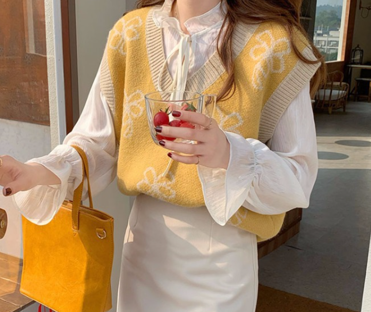Knitted Vest in Yellow