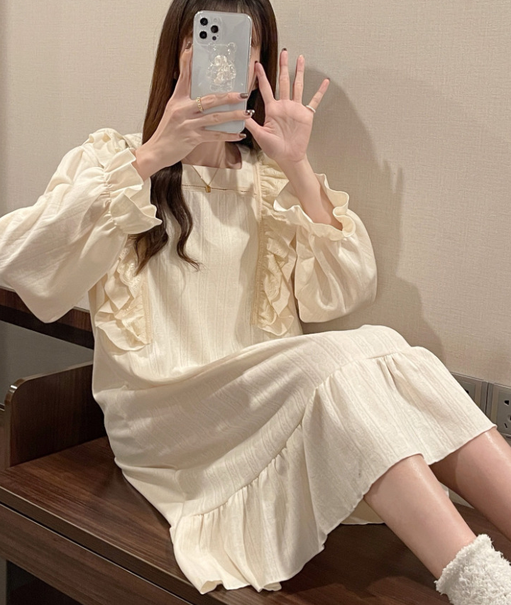 Elegant design of the sleep dress