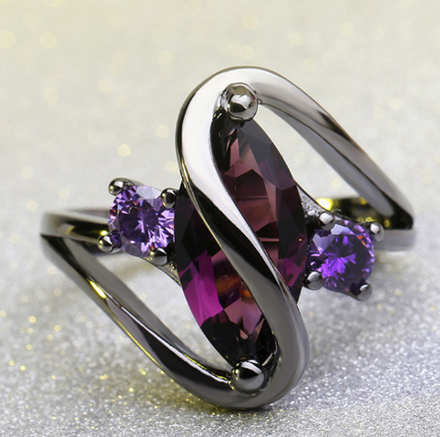 Blue Sapphire Marquise Ring Image 3